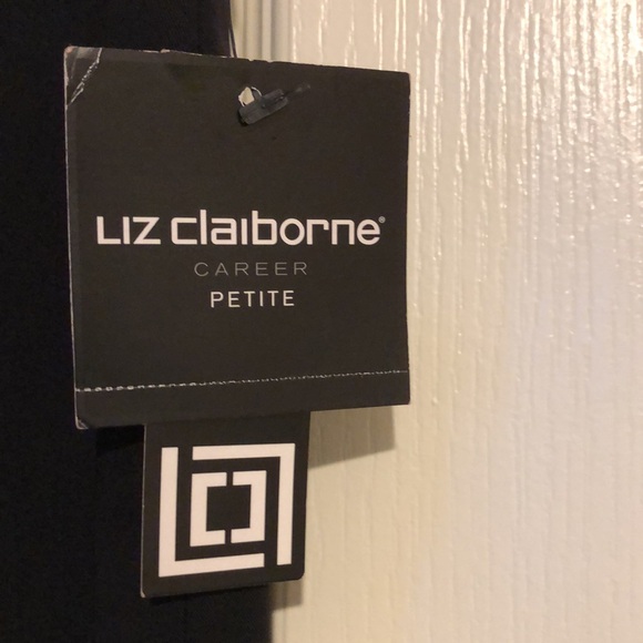 NWT LIZ Claiborne skirt size 10P black. - Picture 2 of 5